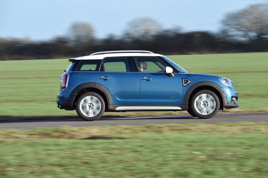  Mini Cooper S Countryman ALL4 2017 года  (UK) (фото 15 из 37)